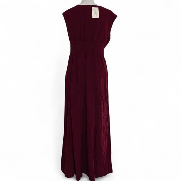 Burgundy red maxi dress with V-neck - Picture 2 of 7